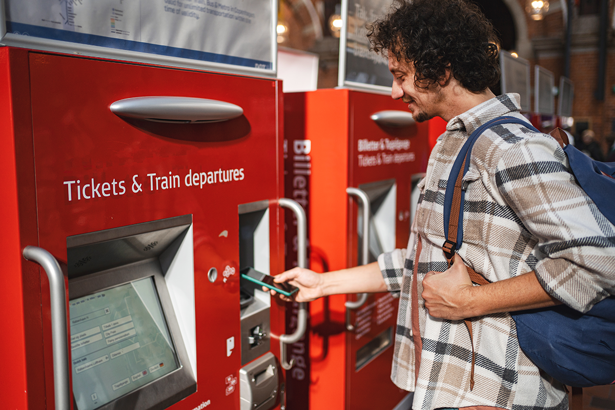 Public transport ticket purchase with secure card payment enabled by Sycurio