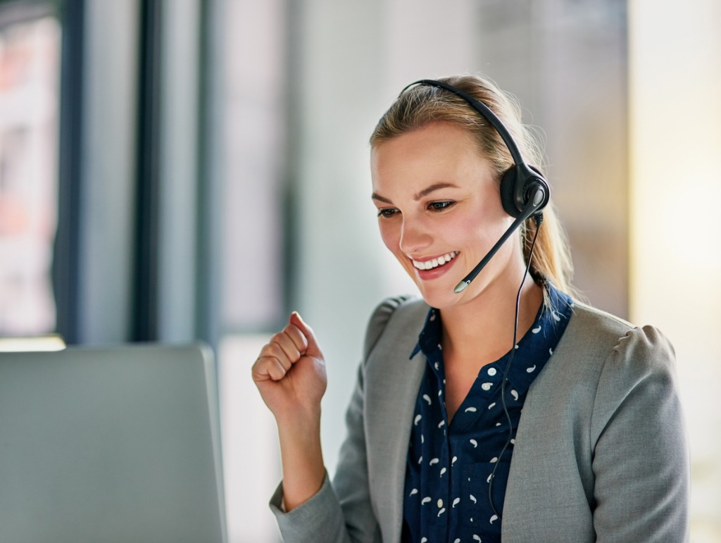 another-call-another-sale-picture-id646797646